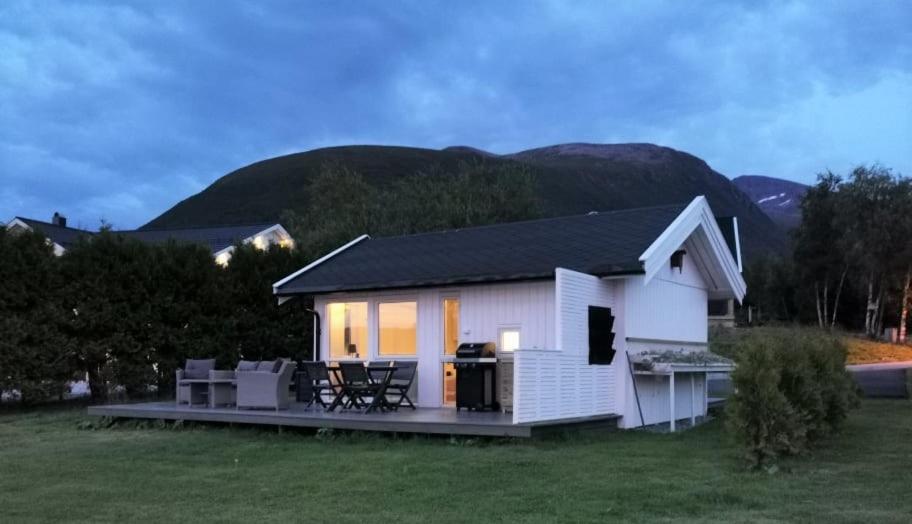 Feriehus Ved Sjoen Tomra Exterior foto
